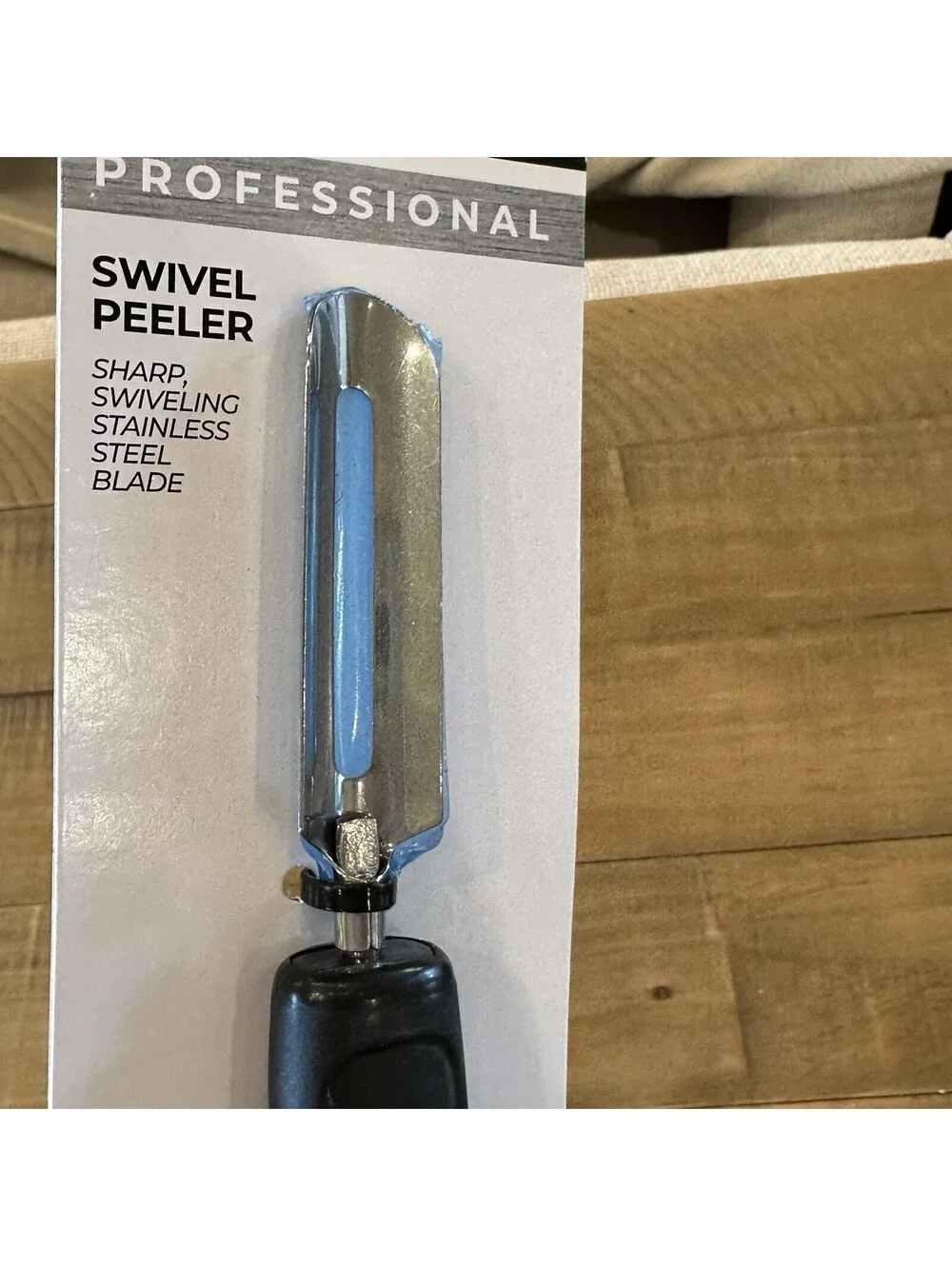 BRAND NEW FARBERWARE® SWIVEL PEELER UTENSIL 7-3/8